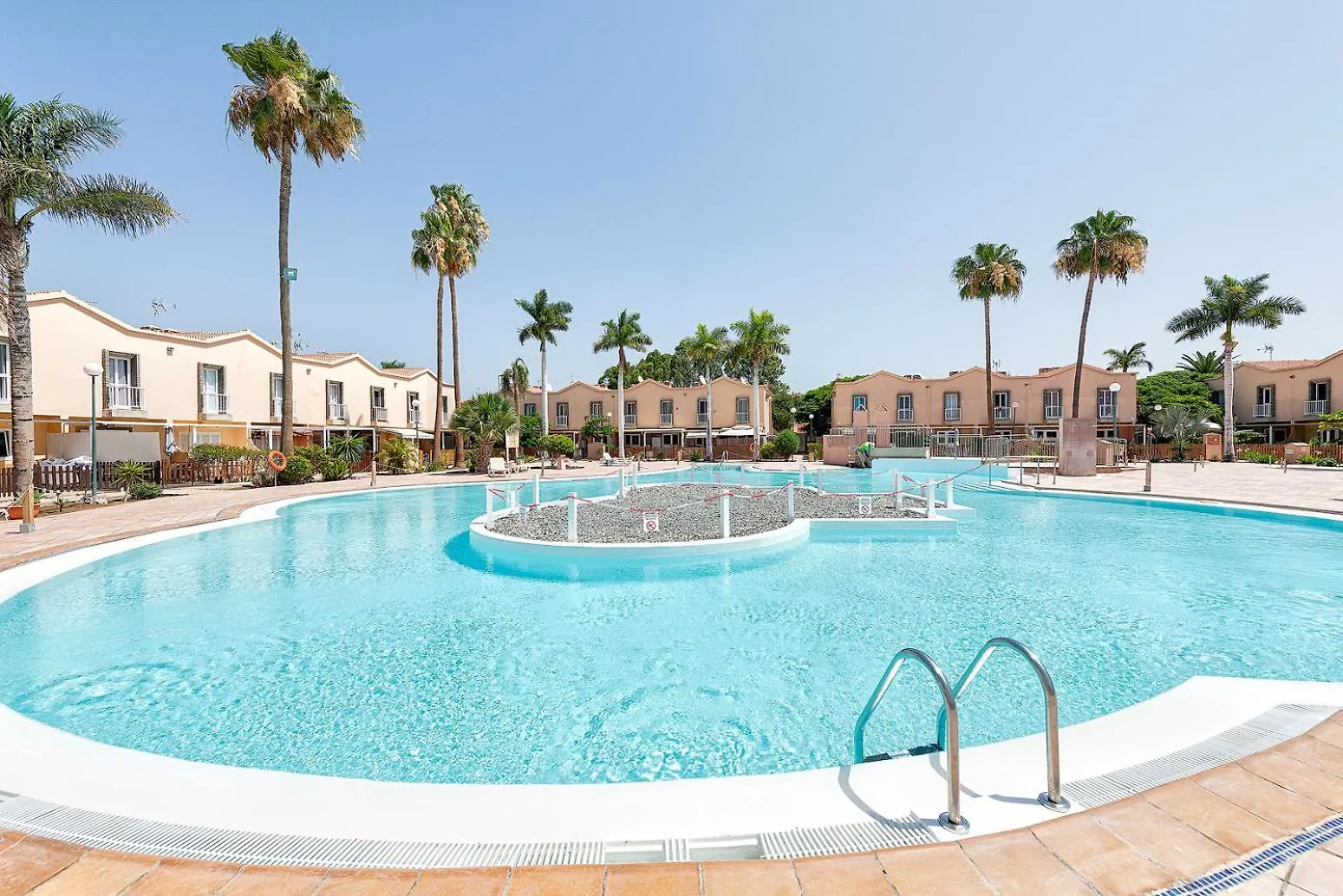 Duplex En Green Oasis San Bartolomé 0*,